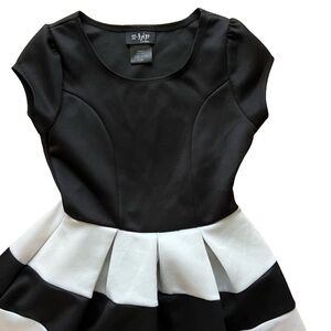 Gorgeous in its simplicity!! Stunning girl’s dress